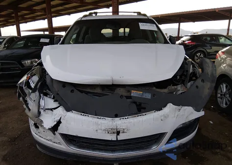 2017 Chevrolet Traverse Ls z USA, uszkodzony, nr VIN 1GNKRFKD0HJ303732